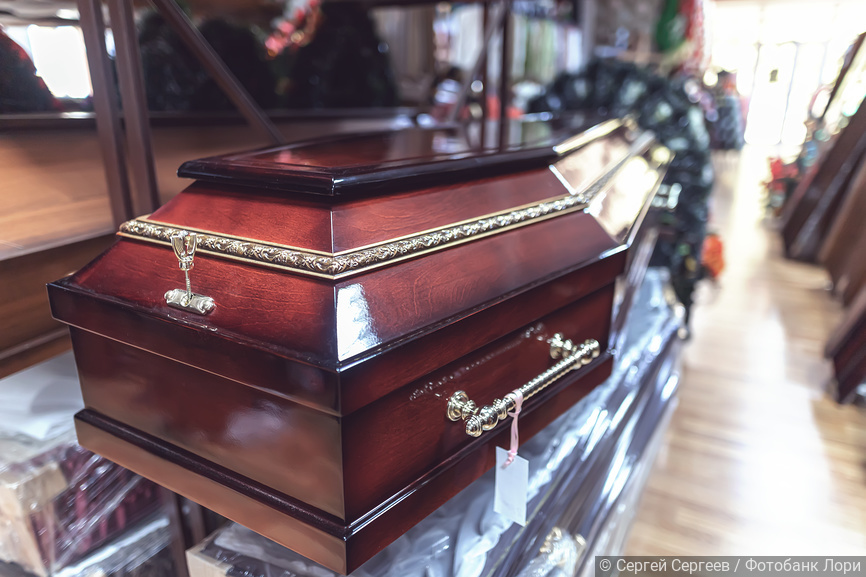 Иностранец умер в России – как организовать похороны?