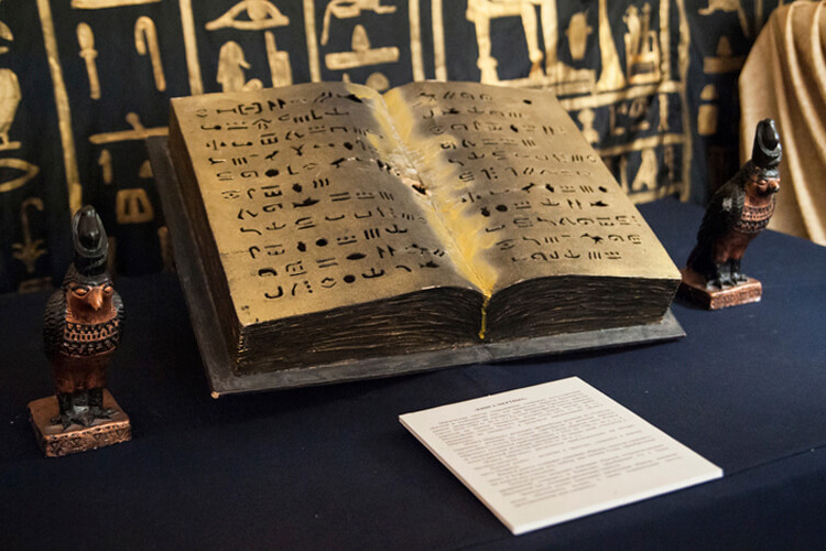 Древнеегипетская «Книга мёртвых»